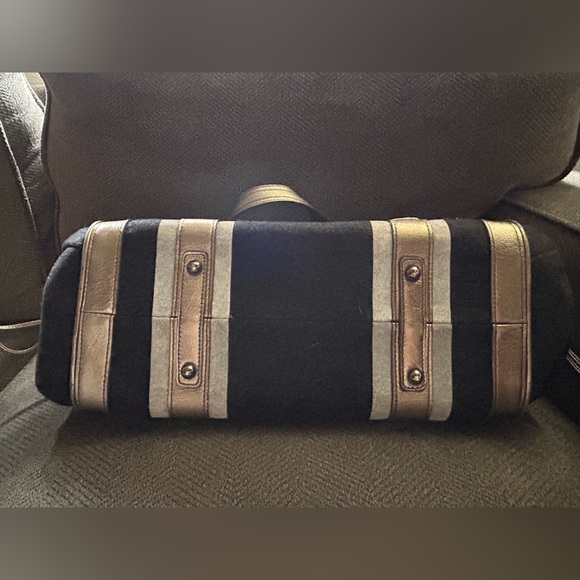 Authentic Burberry Blue Label wool and leather shoulder bag. Unique. - Picture 5 of 12